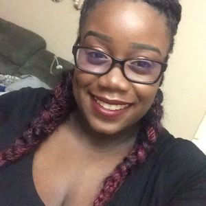 Meet your Posher, Iesha